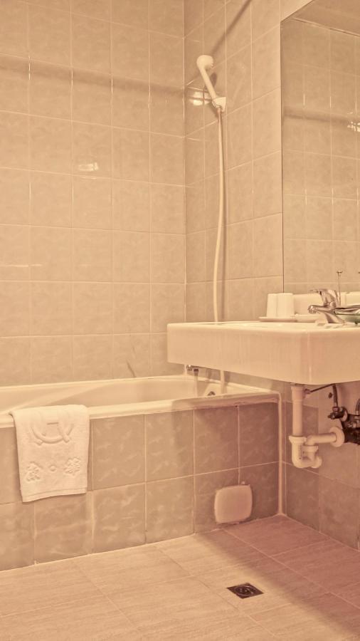 Hwa Du Hotel Тайнан Екстериор снимка