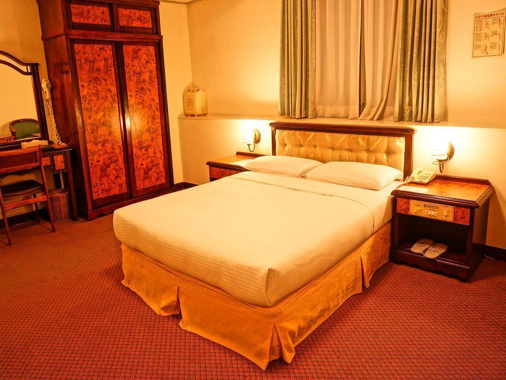 Hwa Du Hotel Тайнан Екстериор снимка