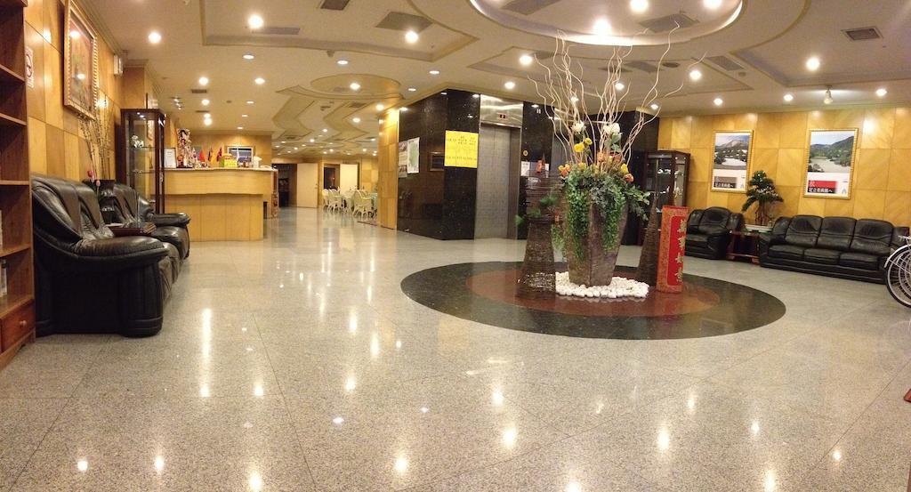 Hwa Du Hotel Тайнан Екстериор снимка